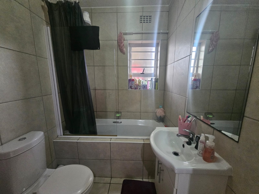 2 Bedroom Property for Sale in Stellendale Western Cape